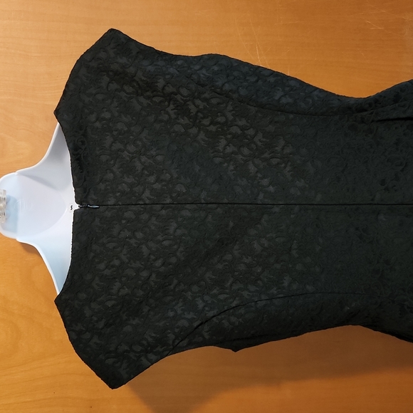 London Times Black Floral Desiner Dress Black Rose Neckline Size 10 - Picture 8 of 12